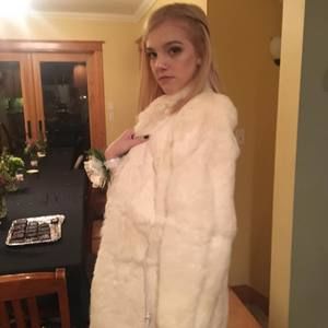 Meet your Posher, Claire